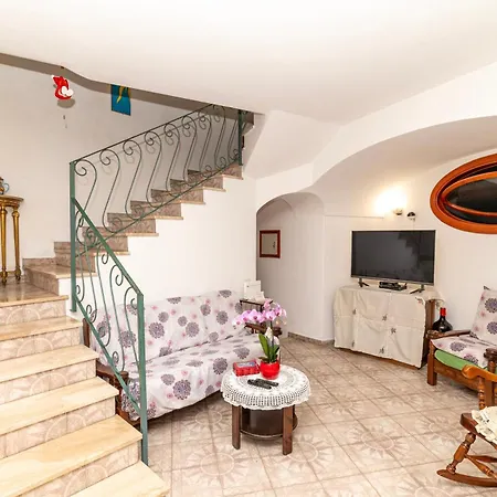 Dream House بوسيتانو